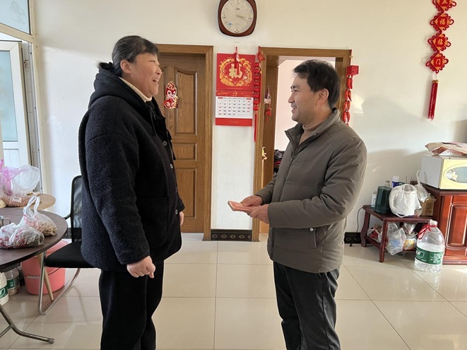 開展困難職工慰問活動(dòng)